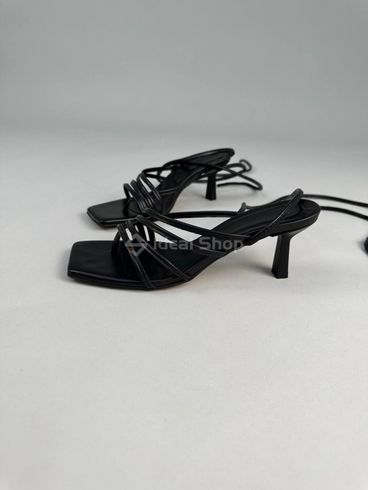 Фото Босоножки женские кожаные черные на каблуках на завязках 4901/37 10