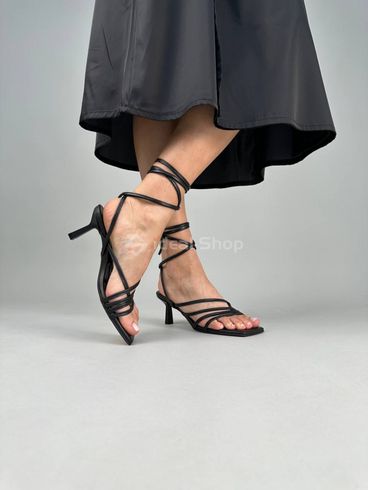 Фото Босоножки женские кожаные черные на каблуках на завязках 4901/37 3