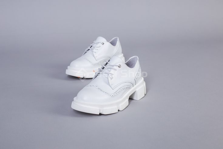 Mokasyny buty damskie białe ze sznurówkami 36 (23,5 cm)