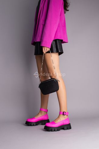 Туфлі жіночі шкіряні рожеві на масивній підошві