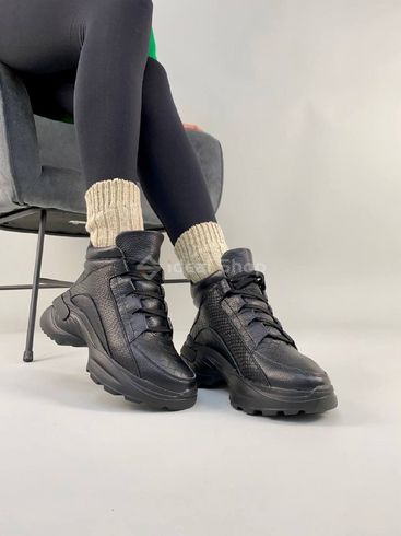 Кросівки жіночі шкіра флотар чорного кольору зимові 37 (24 см)