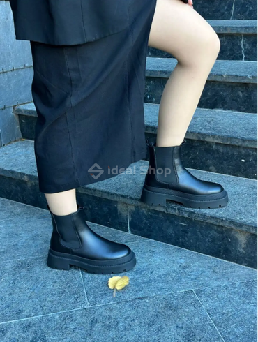 Фото Челси женские кожаные черного цвета на черной подошве зимние 9945з/36 4