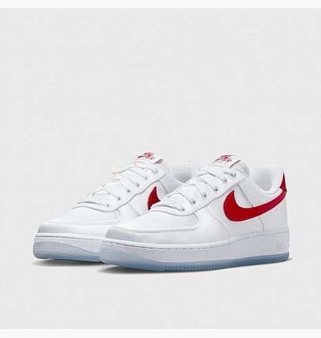 Damskie trampki NIKE W AIR FORCE 1 07 ESS SNKR DX6541-100 - 37.5